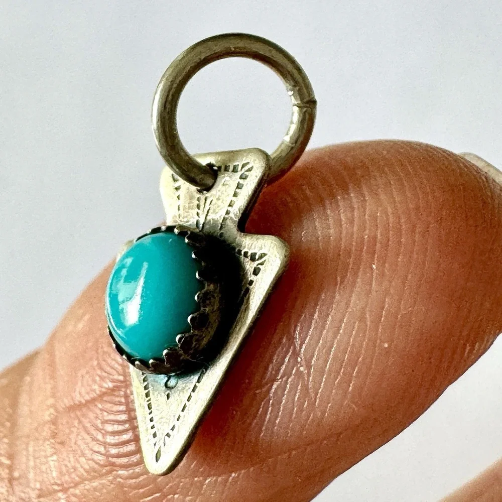 Tiny Navajo Arrowhead Turquoise Pendant Harvey Era Sterling Charm Native VTG